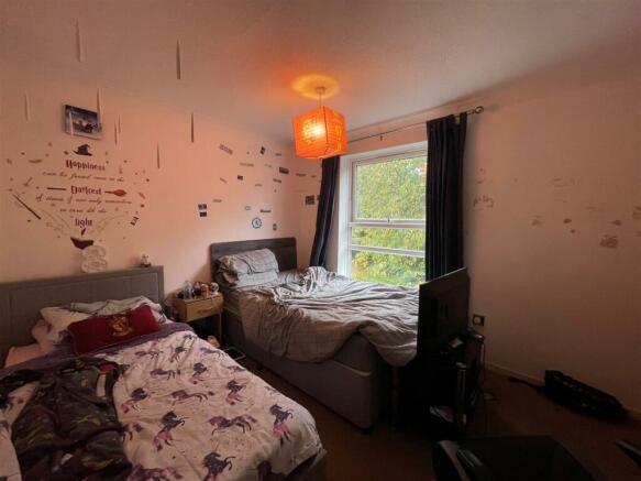 Front Bedroom.jpg