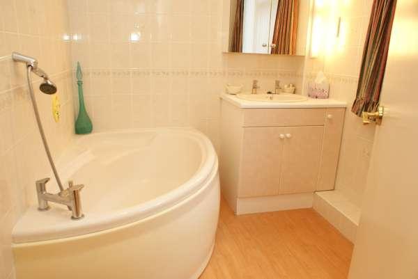 En Suite Bathroom