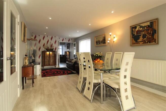 Dining/ Family Room