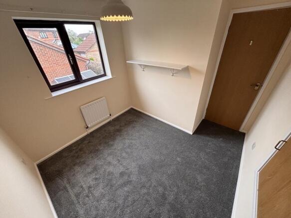 3 bed Semi-Detached to rent Image 4