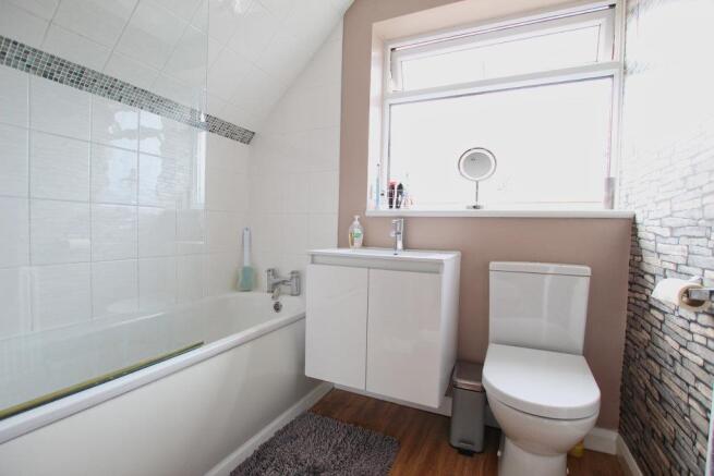 BATHROOM/W.C.