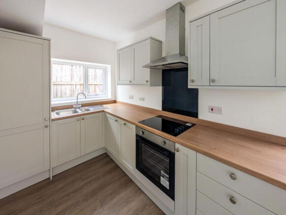 3 bed Semi-Detached for sale Image 5