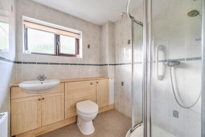 A Beautifully Presented One-Bedroom Bungalow – No Forward Chain – Hempstead photo 4