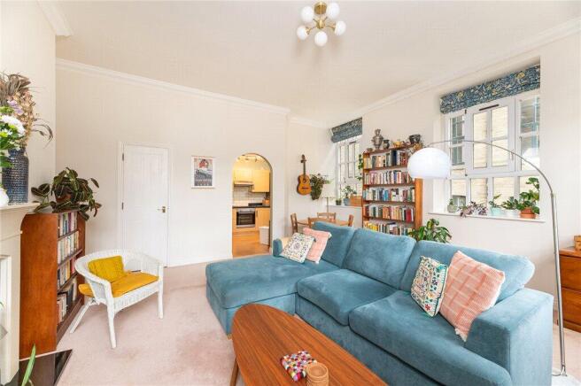 2 bed Apartment for sale Image 4
