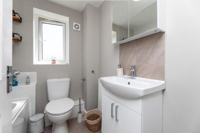3 bed Semi-Detached for sale Image 10