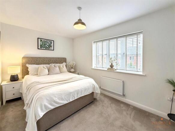3 bed Terraced for sale Image 11