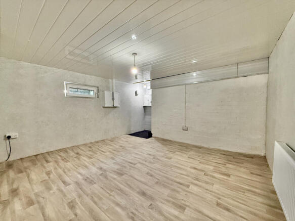 2 bed Terraced for sale Image 5
