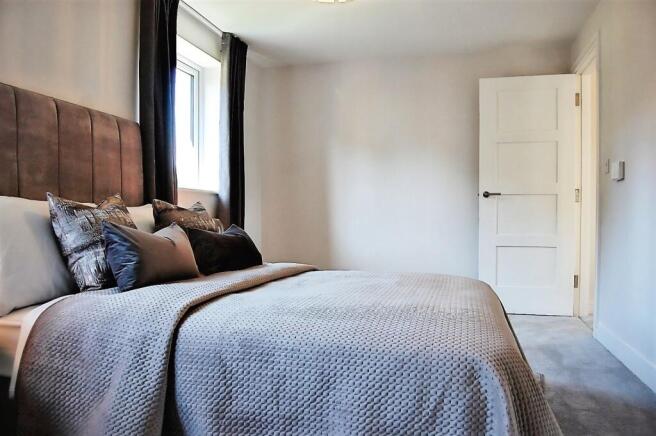 4 bed Terraced to rent Image 7