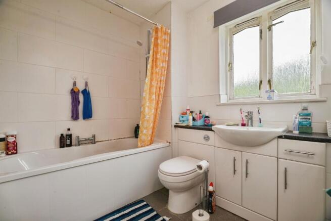3 bed Terraced for sale Image 12