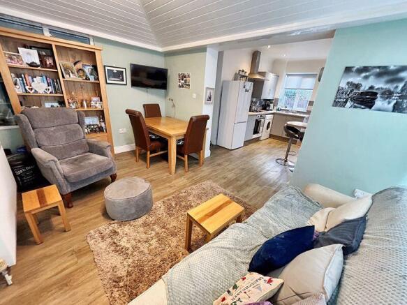 Sun lounge/dining room