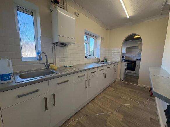 40 BOLNEY KITCHEN.jpg