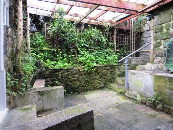 COVERED COURTYARD