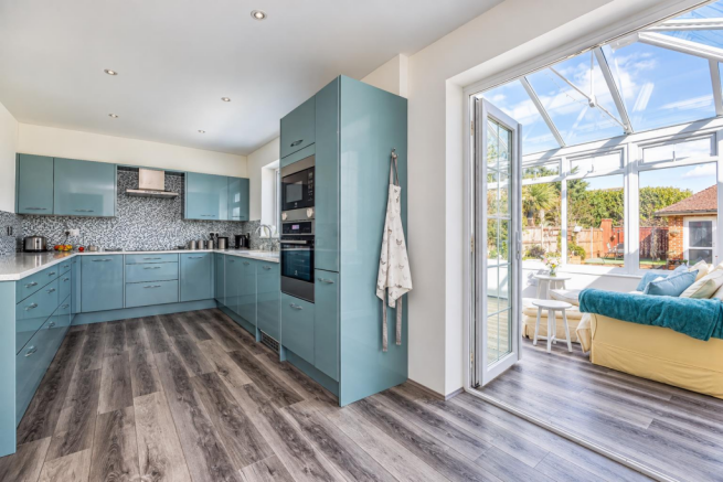 Ilex Walk Kitchen side.png