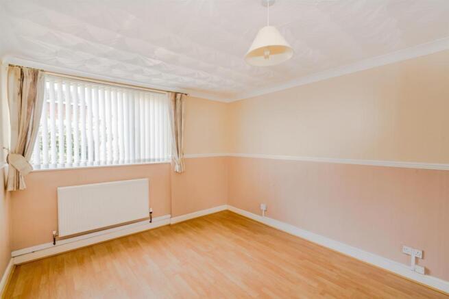 49 Priory Road, Rugeley, WS15 1HZ 8.jpg
