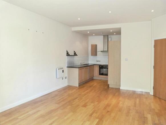 2 bed Flat to rent Image 5