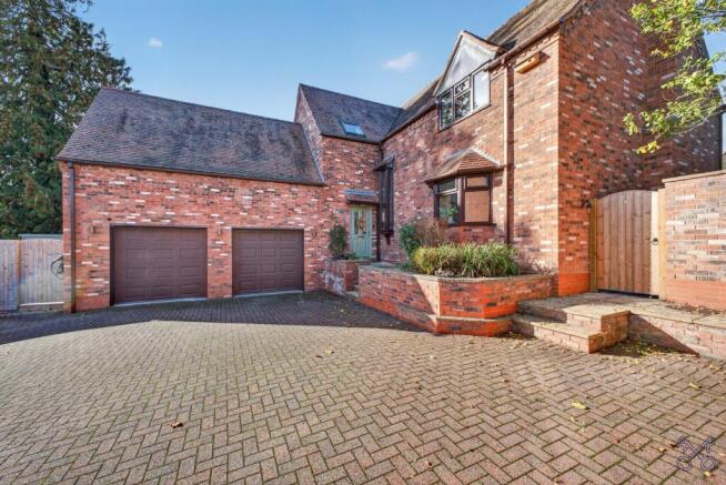 5-bed detached on Stratford Road, Harvington, Evesham, Worcestershire, WR11, £725,000
