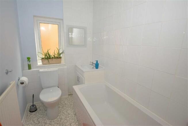 COMBINED BATHROOM/WC
