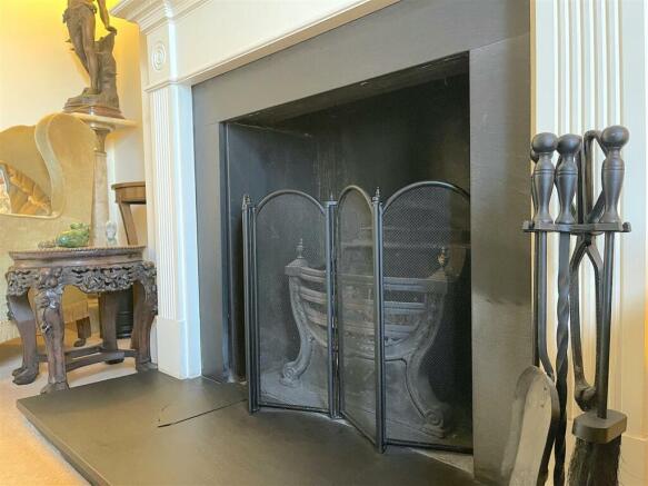 Living Room Fireplace.jpeg