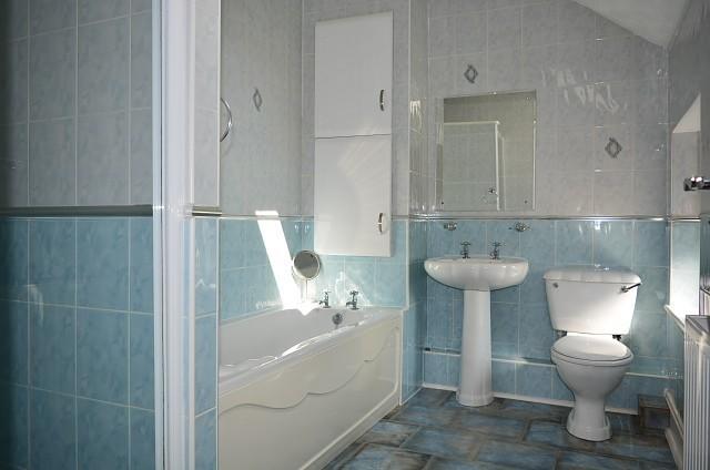 BATHROOM (Main)
