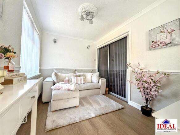 3 bed Semi-Detached for sale Image 4