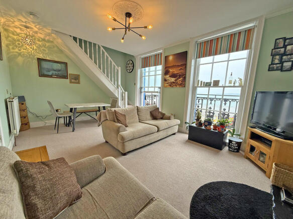 5 bed Terraced for sale Image 4