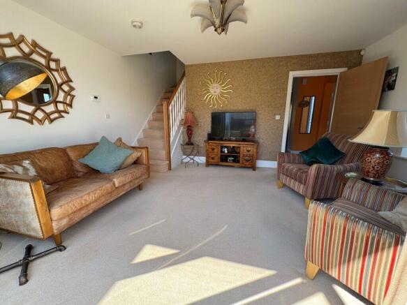 3 bed Semi-Detached for sale Image 4