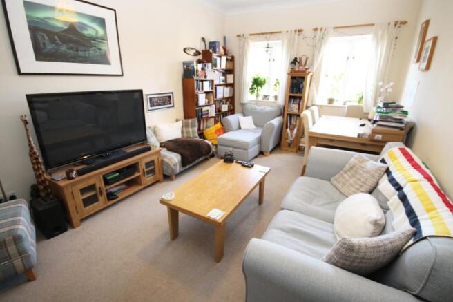 Lounge/Dining Room