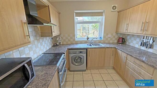 3 bed Semi-Detached for sale Image 8