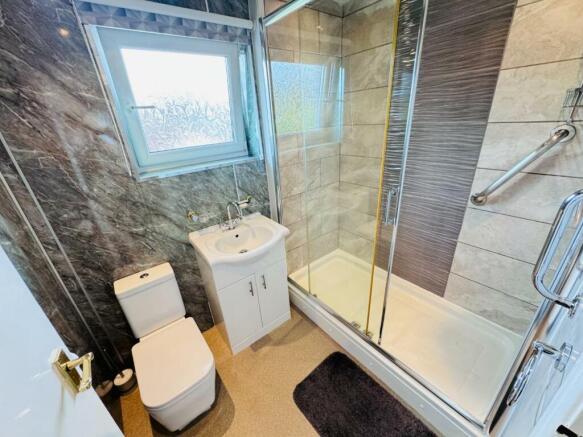 SHOWER ROOM
