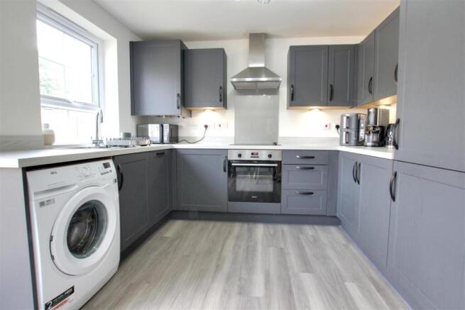 3 bed Semi-Detached for sale Image 4