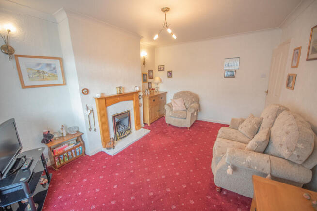 11 Winston Avenue, Cross Hills, BD20 7DL photo 4