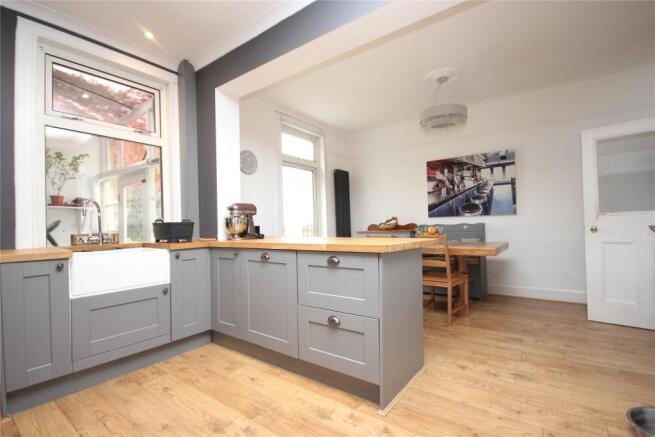 05 Kitchen