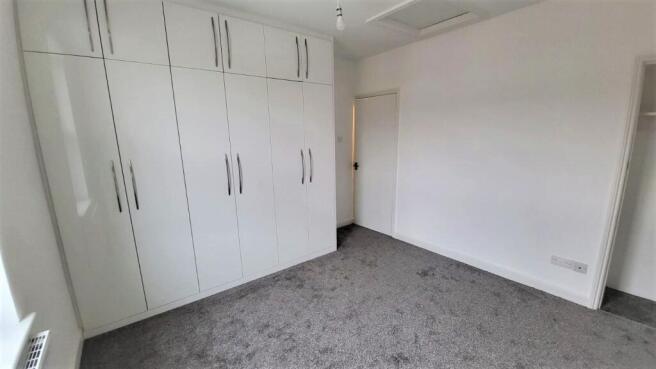 2 bed Terraced to rent Image 9