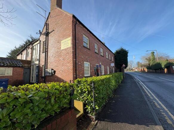 2 bed Flat for sale Image 12