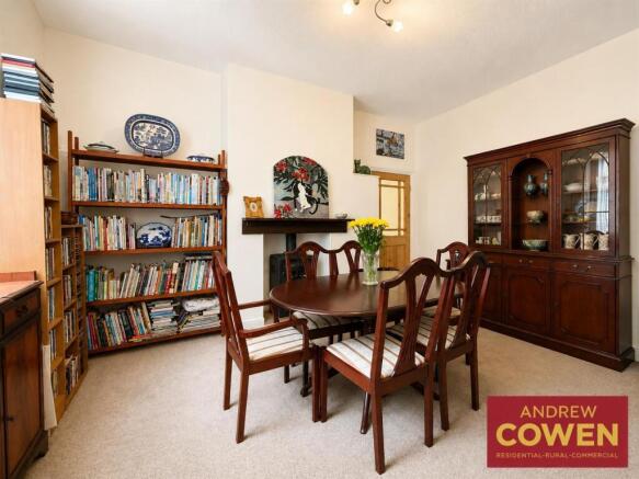 3 bed House for sale Image 9