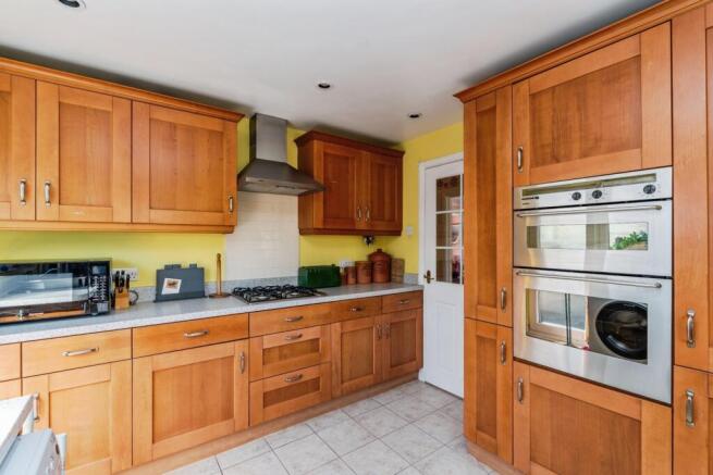 Ashdene Road, SOUTHAMPTON, Hampshire, SO40 photo 4