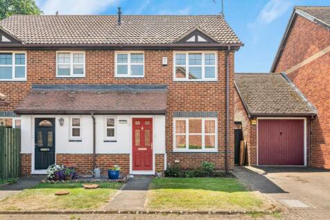 Fairfax Gate, Holton, OX33