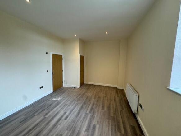 1 bed Apartment to rent Image 11