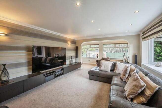 4 bed Detached for sale Image 8