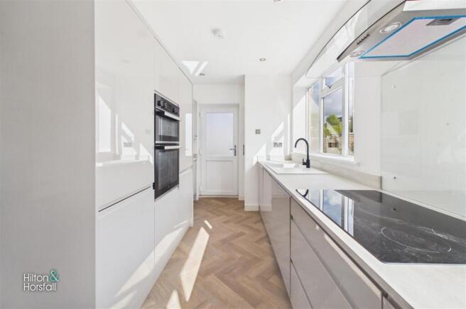 2 bed Detached Bungalow for sale Image 4