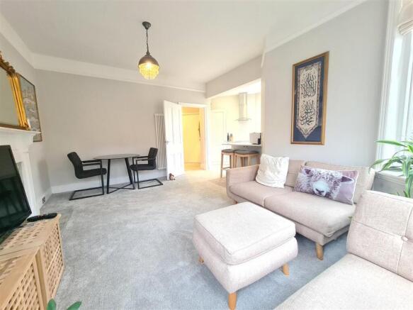 2 bed Apartment for sale Image 6