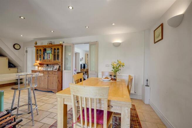 3 bed Semi-Detached for sale Image 10