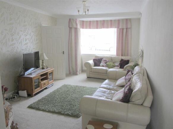 LOUNGE\DINING ROOM