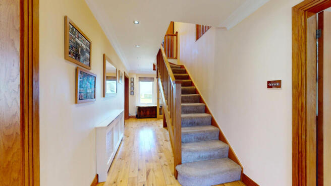 5 bed Detached for sale Image 6