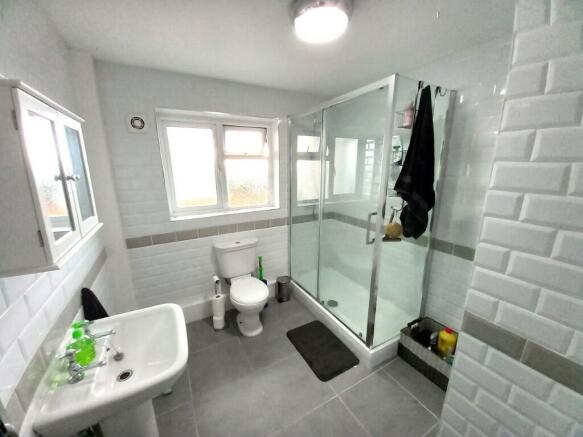 SHOWER ROOM 