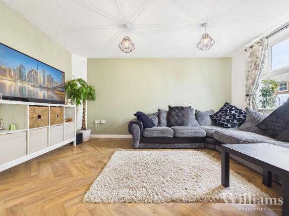 Great Meadow Way, Aylesbury, HP19 photo 4