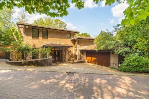 17, Highfields Grove, London N6 6HN