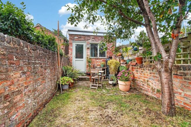 3 bed Terraced for sale Image 5