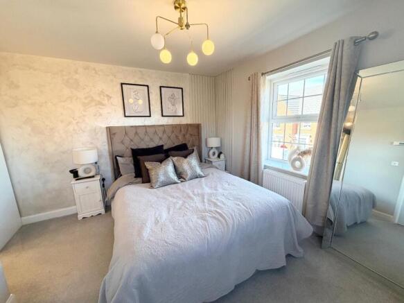 4 bed Detached for sale Image 11