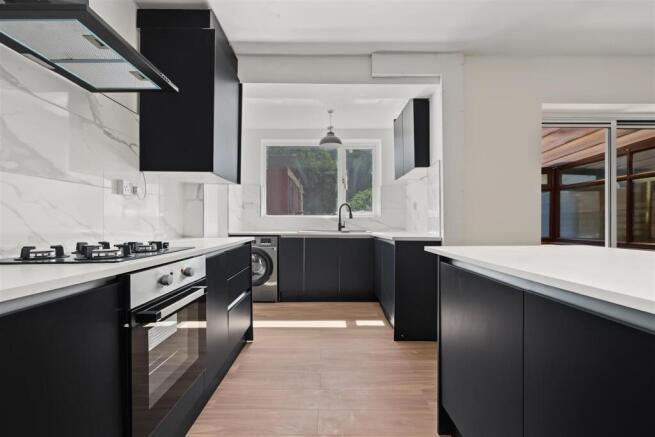 Open Plan Living/Dining Kitchen